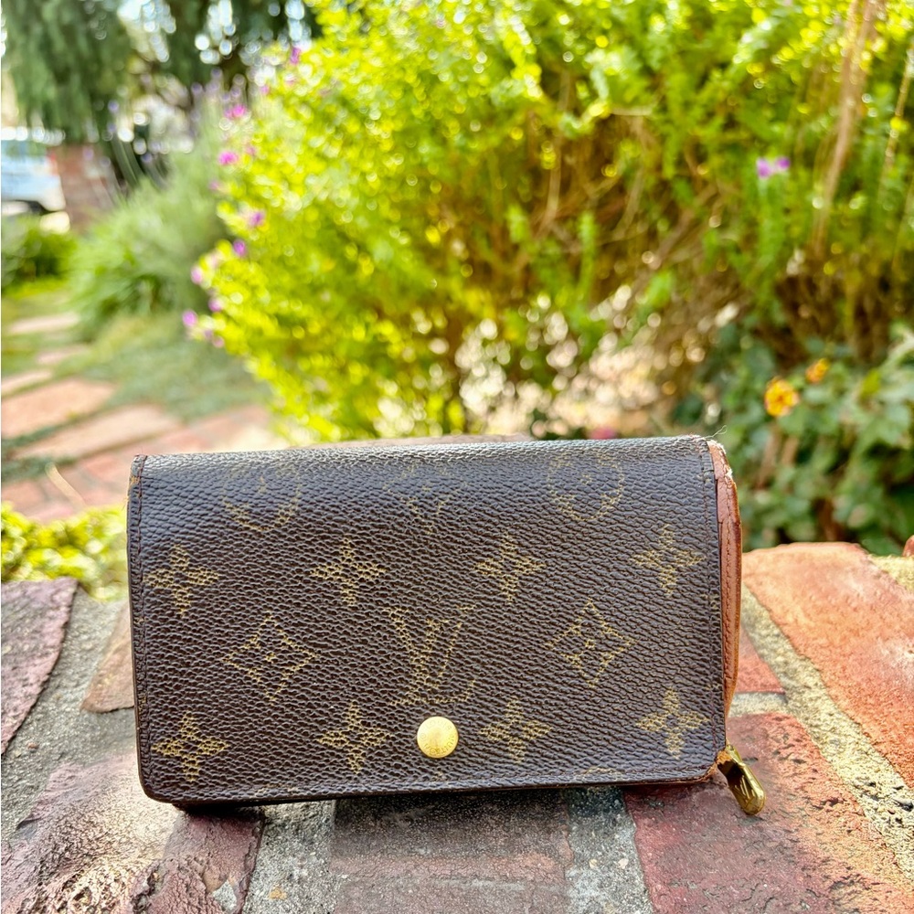 Louis Vuitton Monogram Compact Wallet 2002 DateCode France